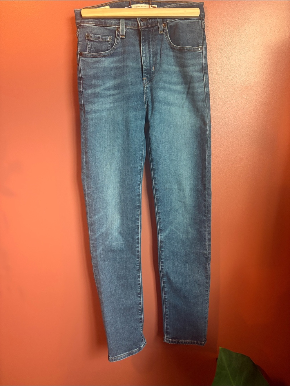 Levi's Women's Skinny Jeans in Medium Blue Fade